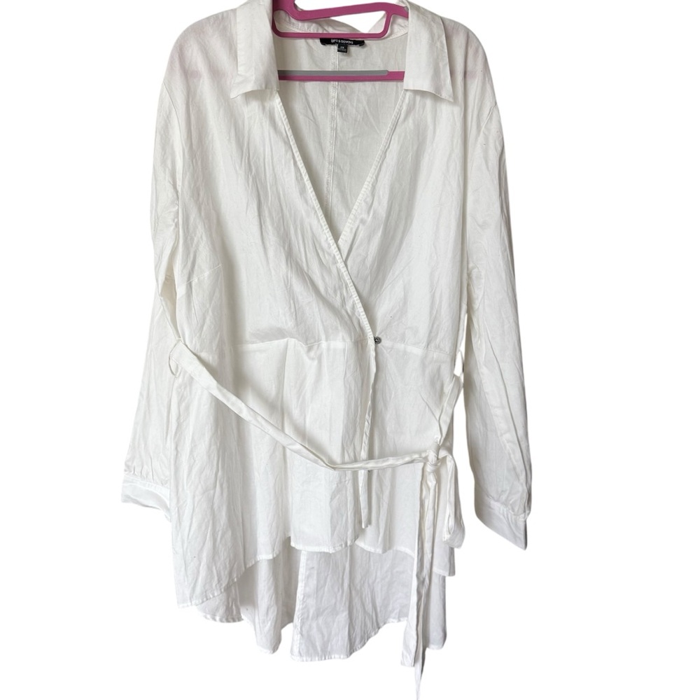 UPS and Downs Top 2XL wrap style deep V with belt tie White Cotton classic